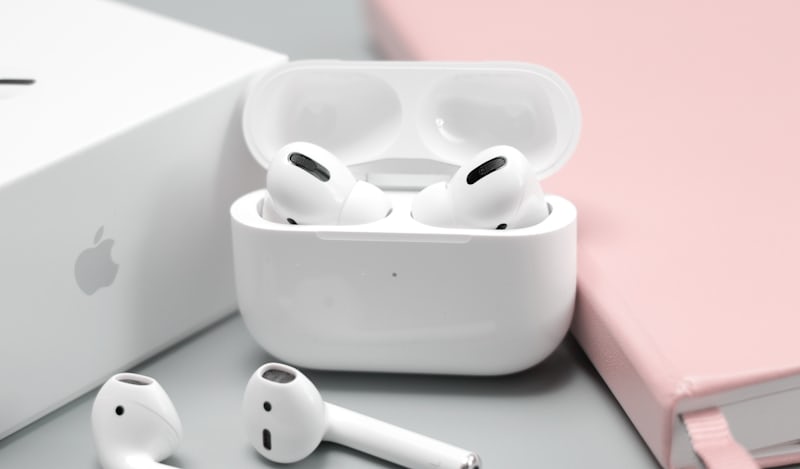 How To Clean Earbuds & Headphones